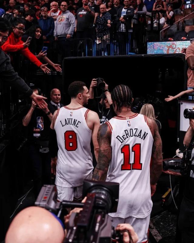 PG模拟器-附加赛史上首次10胜9！公牛19分逆转晋级将战热火