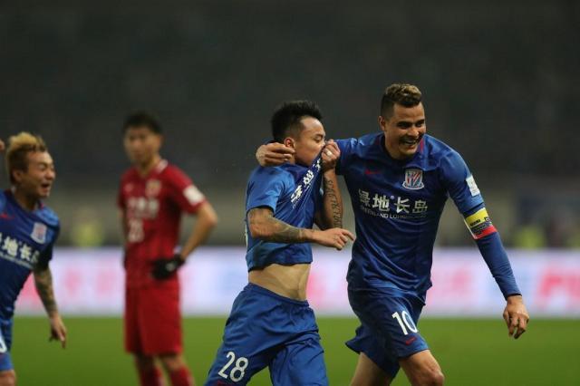 PG模拟器-吴曦加盟申花拥有三核中场 国足队长坐哪把交椅？